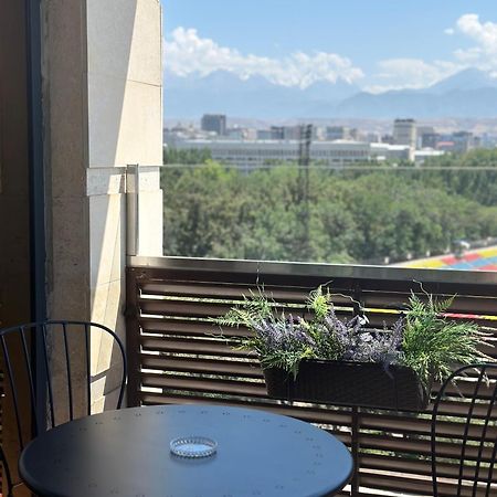 Logvinenko Apartment 比什凯克 外观 照片